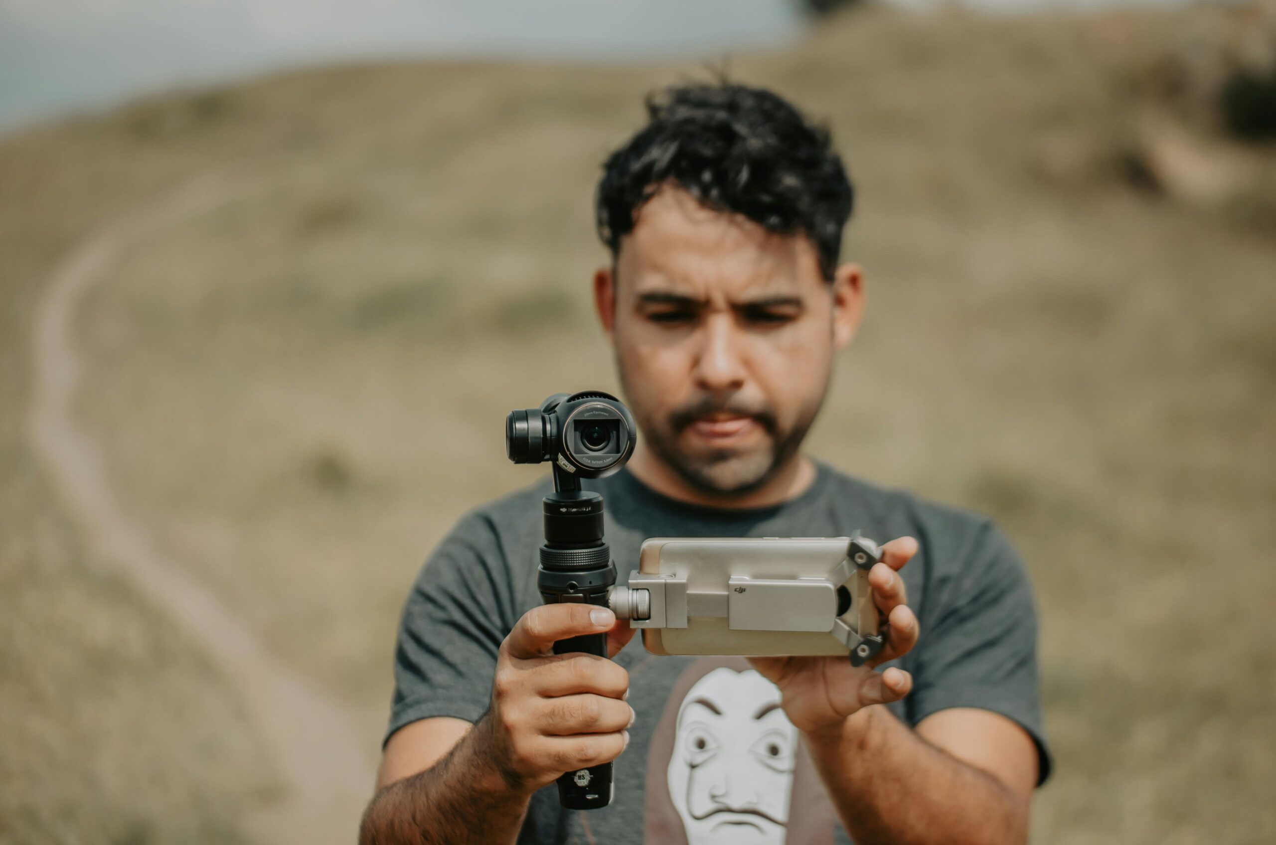 Capturing smooth, cinematic travel footage has never been easier! The DJI Osmo Mobile 6 is a compact and intelligent smartphone gimbal that turns your everyday shots into professional-looking videos. Whether you're a travel vlogger, adventure enthusiast, or just love recording memories, this 3-axis stabilizer ensures steady, shake-free footage for your social media or personal collection.